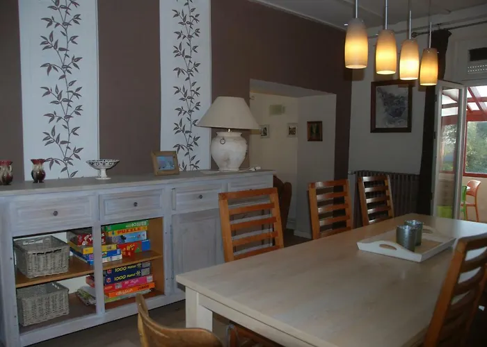 Les Essarts بيت للعطل *